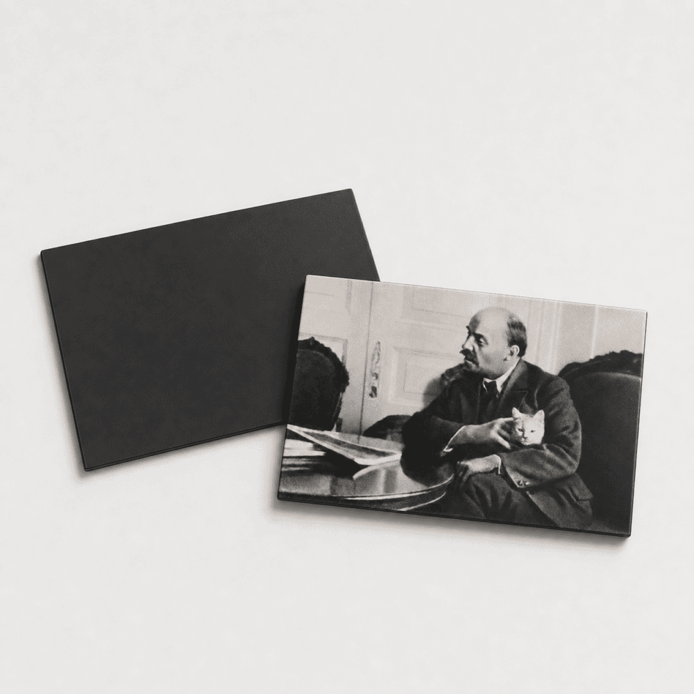 Lenin com gato - preto e branco  - ímã imantado