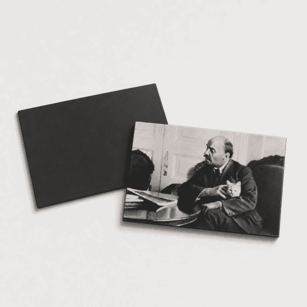 Lenin com gato - preto e branco - ímã imantado